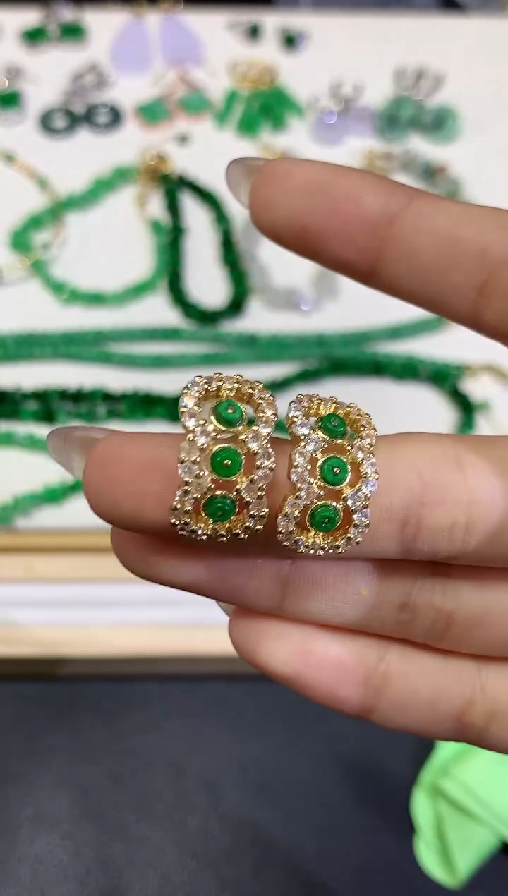 【闪购商品】翡翠吊坠(不含链)合金16多人多样性随机发货1件