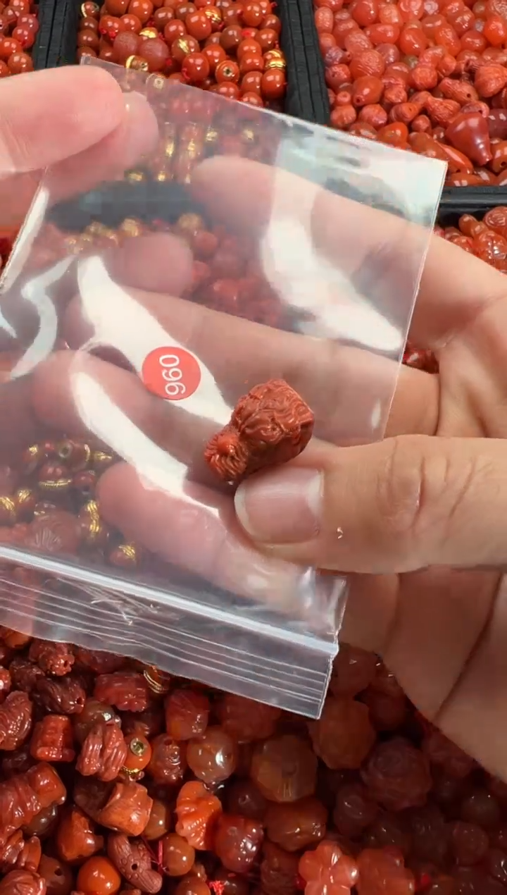 【闪购商品】南红玛瑙颈饰未镶嵌1