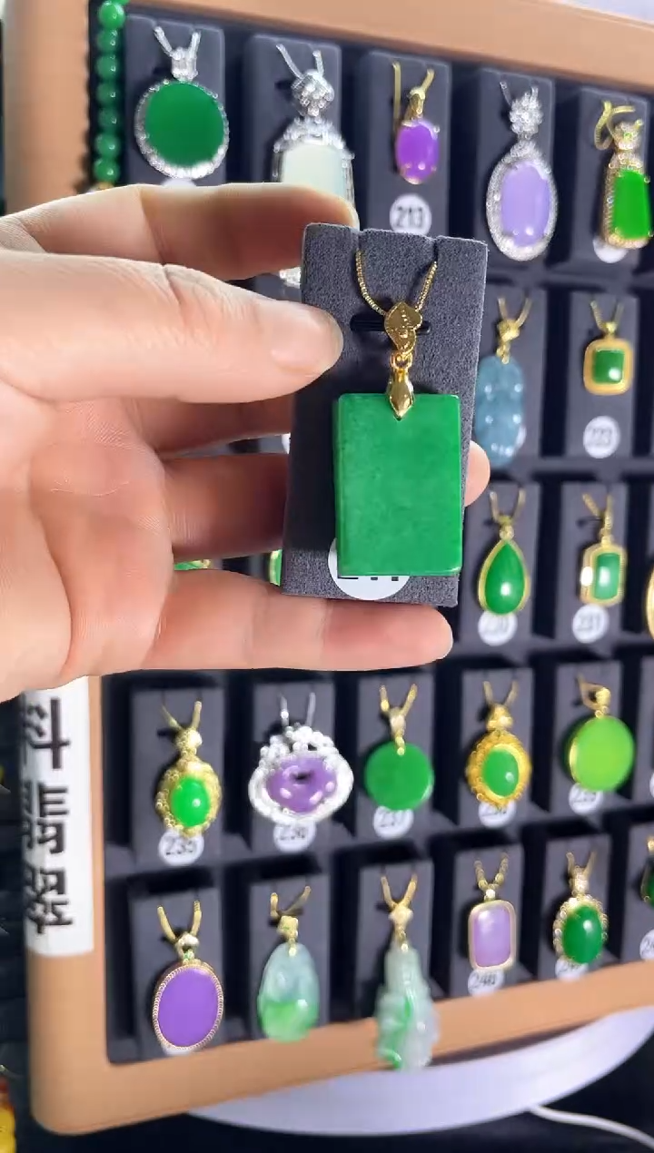 【闪购商品】翡翠耳饰银S925镶嵌241...