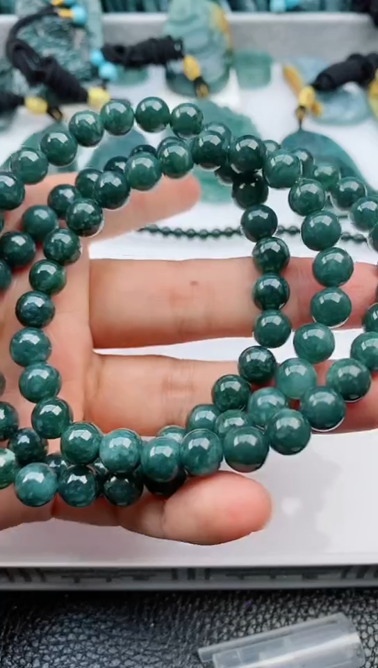 【闪购商品】翡翠颈饰未镶嵌           