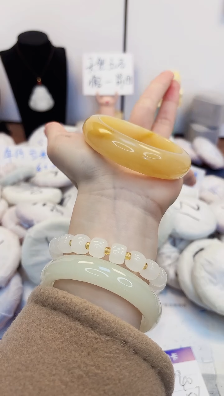 【闪购商品】石英质玉手镯未镶嵌33