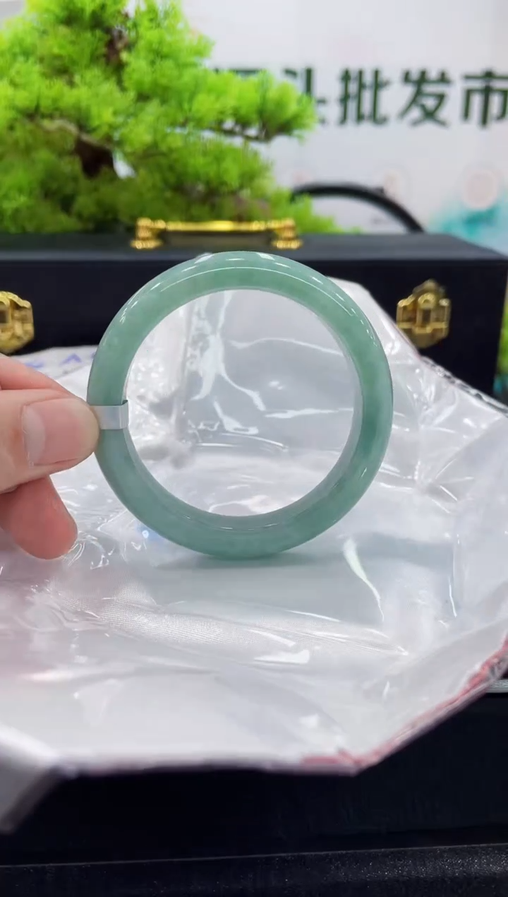 【闪购商品】翡翠手镯未镶嵌手镯