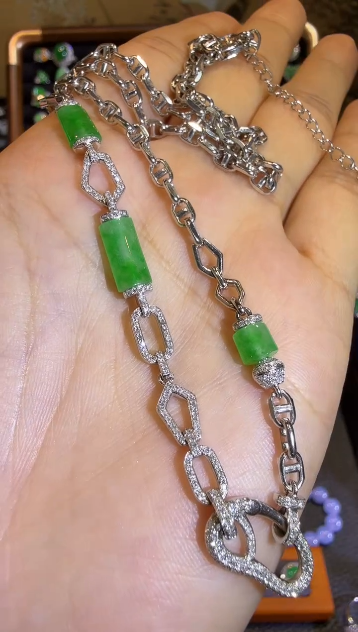 【闪购商品】翡翠颈饰18K金镶嵌精工重金版木纳金丝绿小猪鼻万能链