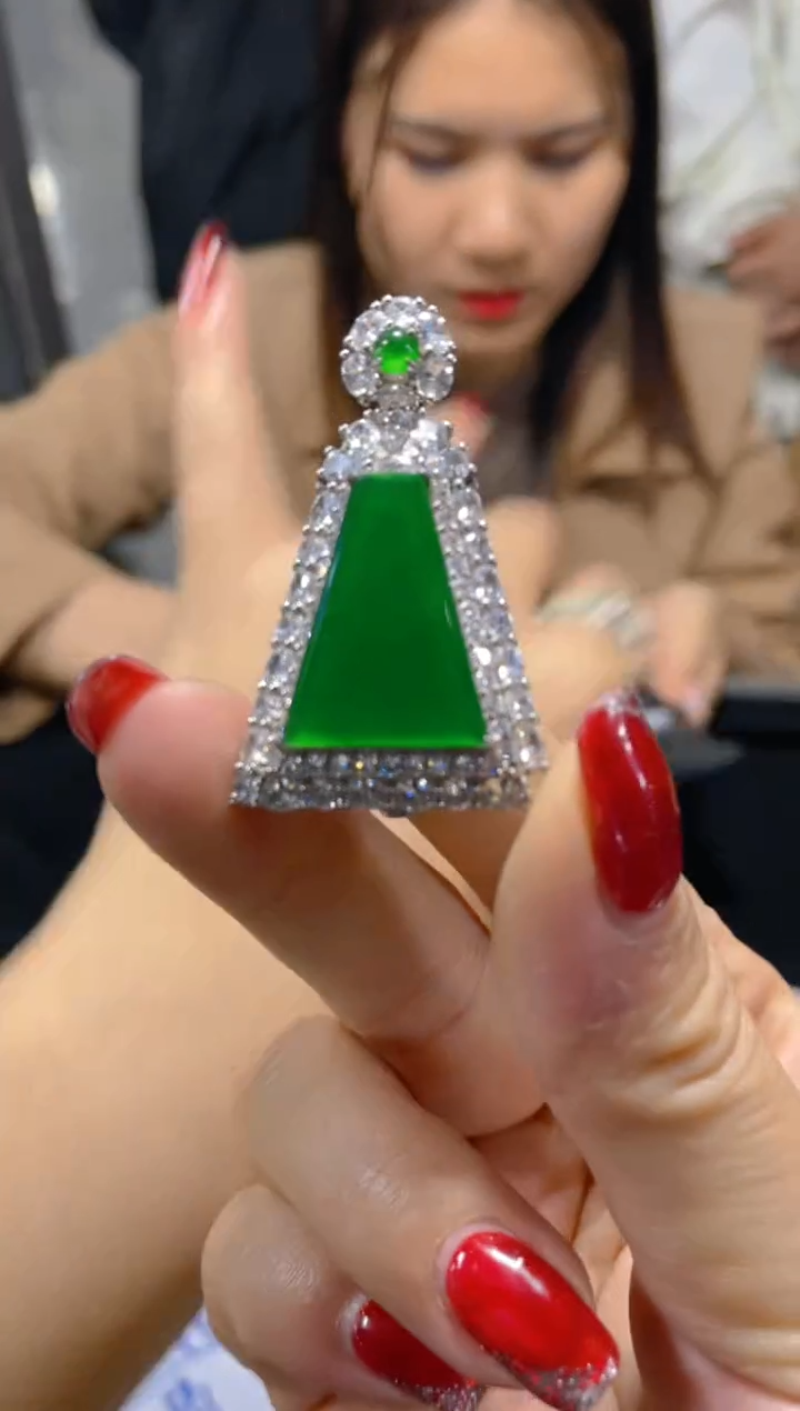 【闪购商品】定制翡翠未镶嵌天然A货翡翠多样性发货拍一发一