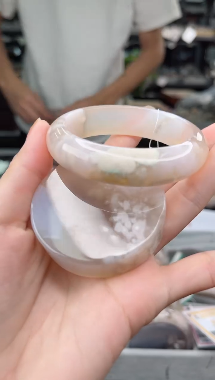 【闪购商品】石英质玉手镯未镶嵌55圈口（赠品镯心）1571086