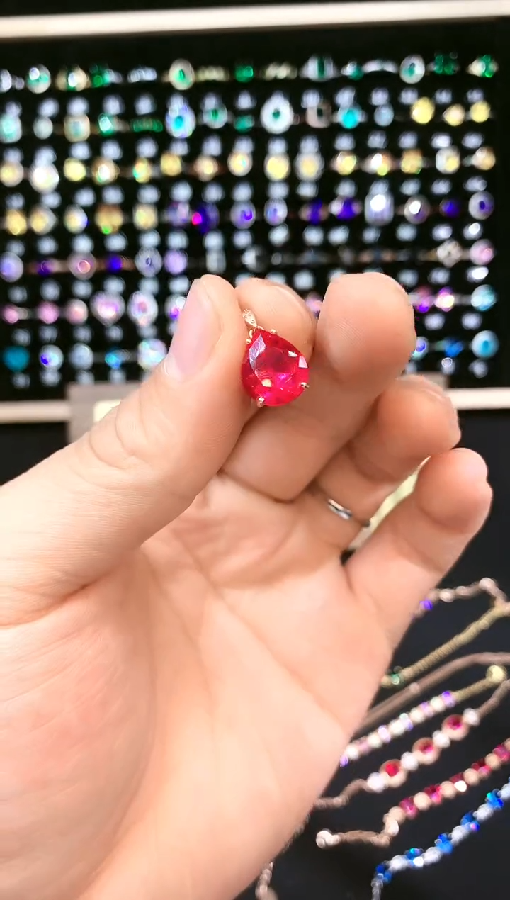 银S925镶嵌吊坠(赠链)红宝石......