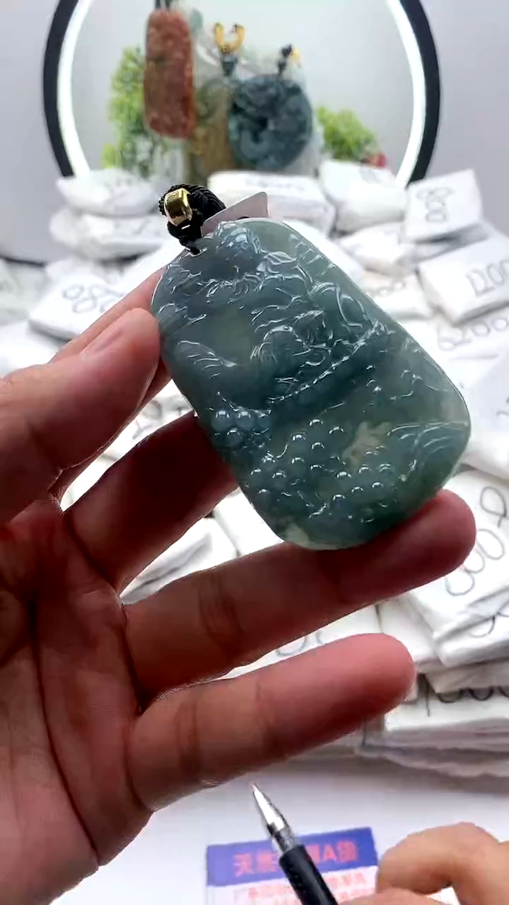 【闪购商品】翡翠颈饰未镶嵌普贤