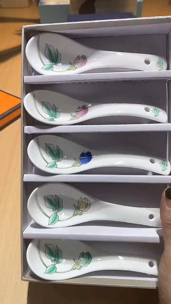 【闪购商品】瓷片锅碗瓢盆一件不剩