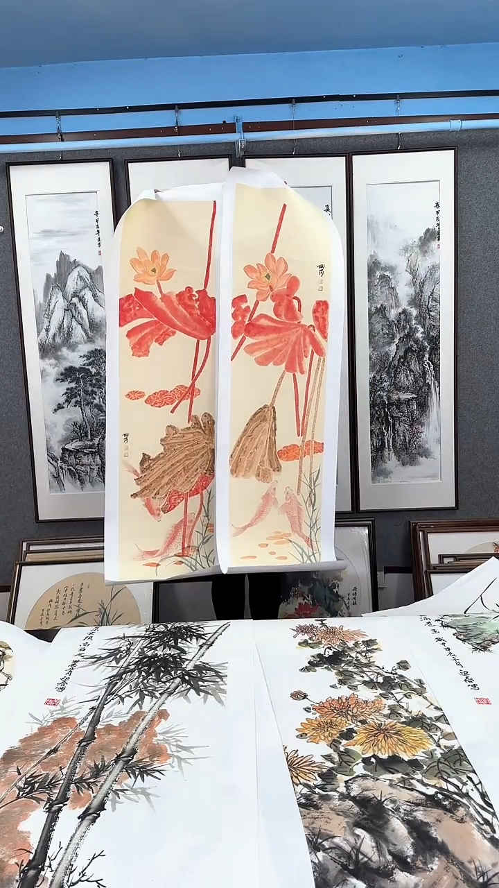 国画精美画芯  两条 荷花  45*160