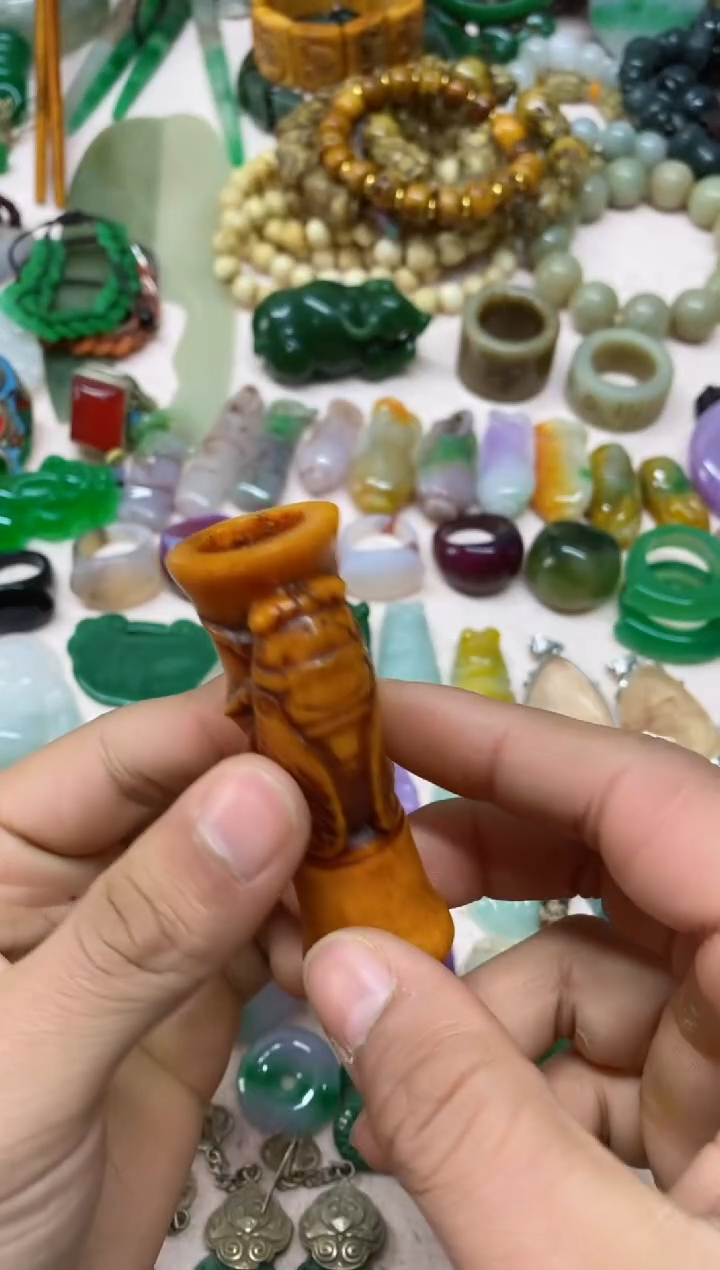 【闪购商品】8直播间的实时画面