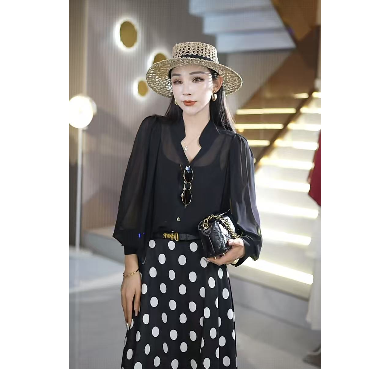 气质洋气百搭袖子开口宽松灯笼袖V领时尚防晒衬衫女士上衣ML2C