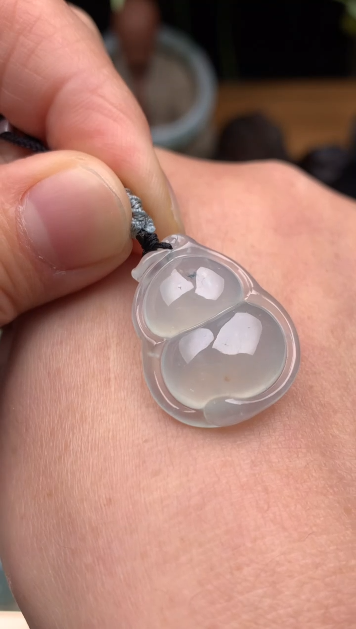 吊坠(赠链)未镶嵌翡翠吊坠