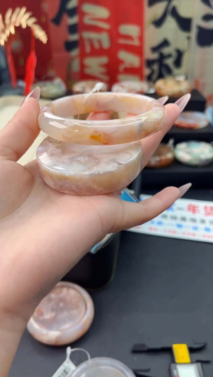 【闪购商品】石英质玉手镯未镶嵌赠送镯心（59圈口）