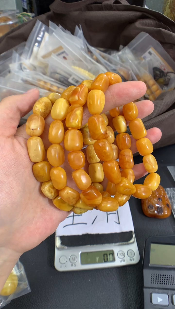 蜜蜡未镶嵌珠宝奇石多样性发一件