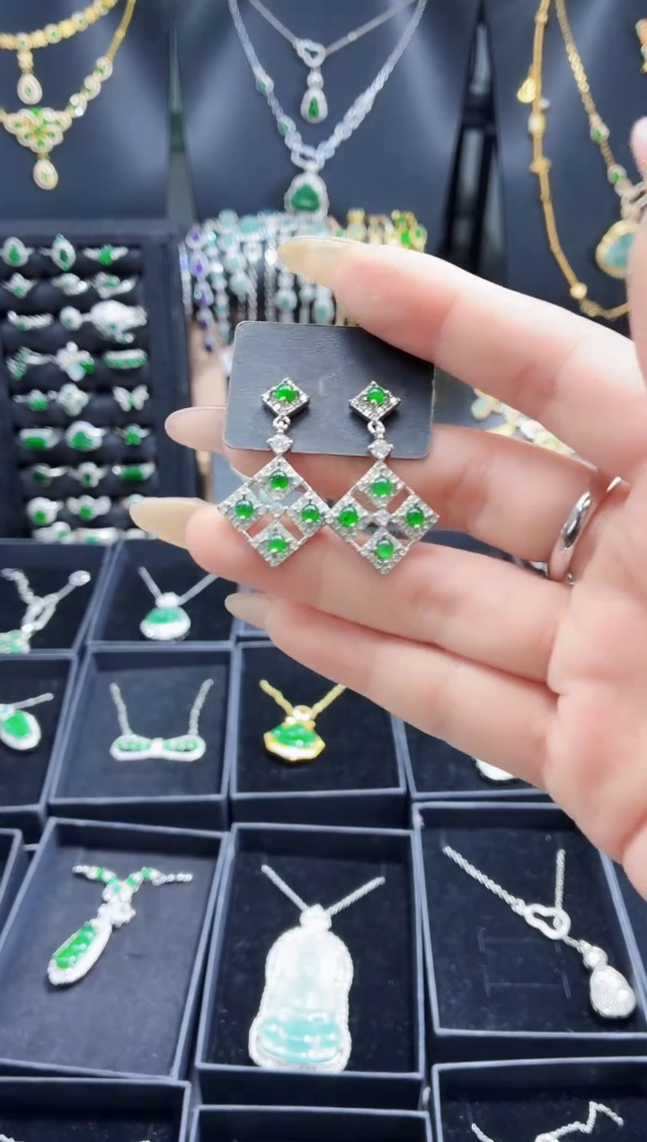 翡翠未镶嵌耳饰耳饰