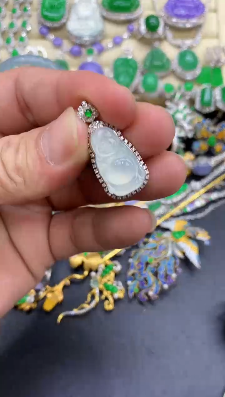 颈饰18K金镶嵌翡翠288-中国好珍宝