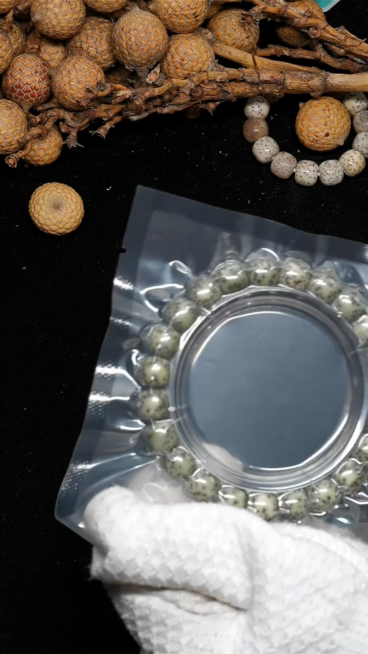 手串星月菩提10*9帝王绿