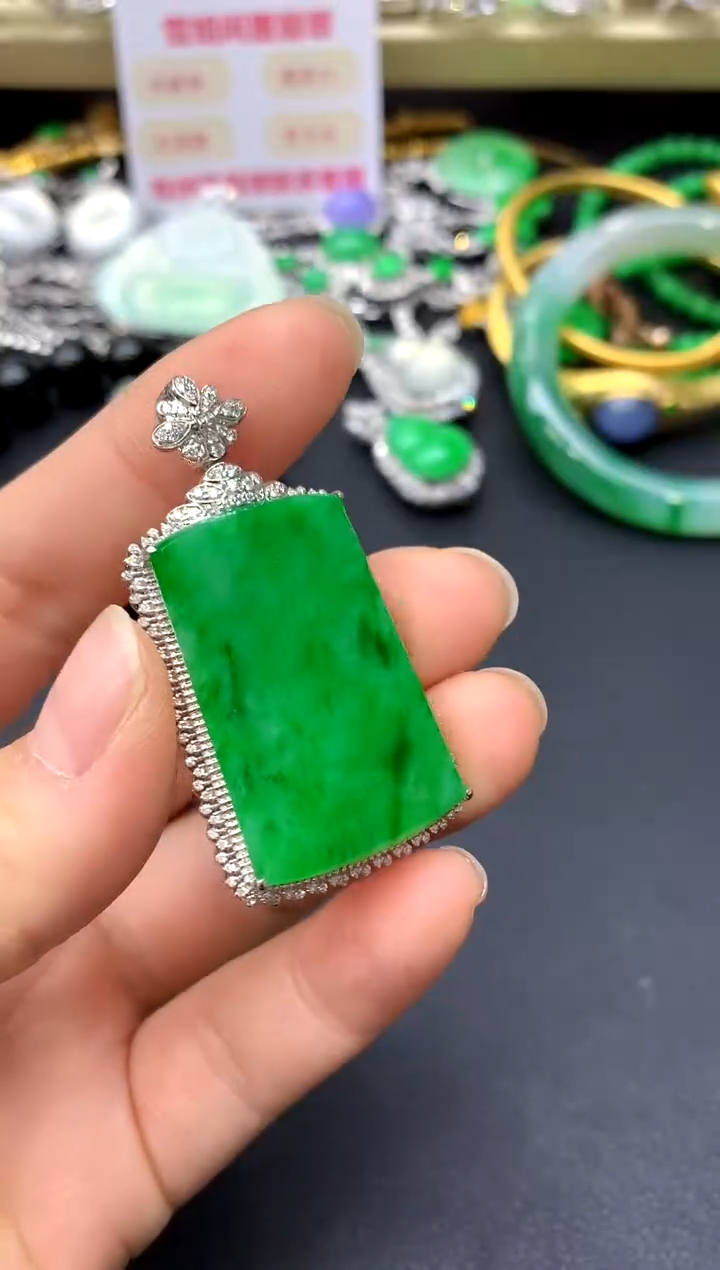 颈饰18K金镶嵌翡翠378-中国好珍宝