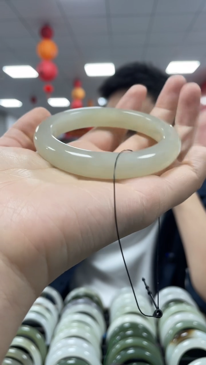 和田玉手镯未镶嵌圈口备注 胶润福利手镯一条