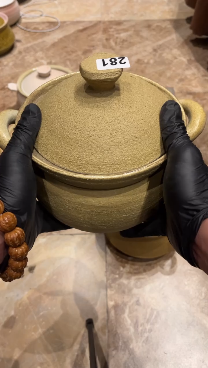 【闪购商品】瓷片281 黄色的砂锅1个