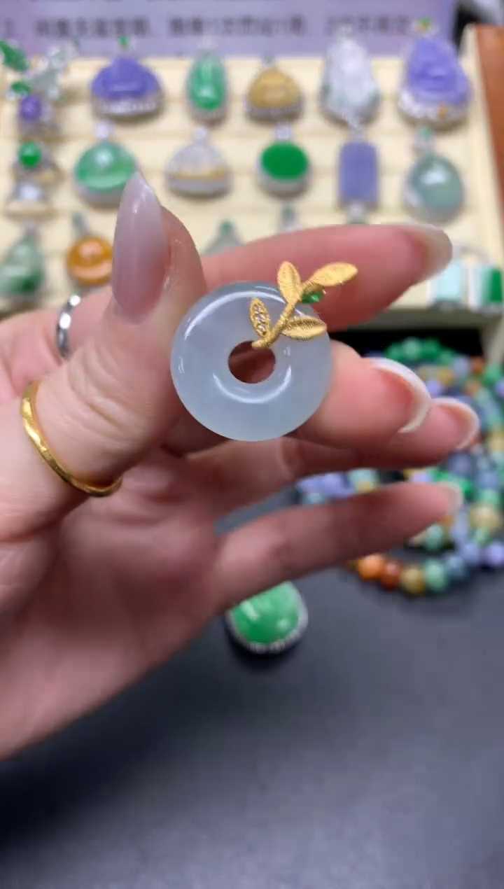 【闪购商品】翡翠吊坠(不含链)18K金镶嵌吊坠|1600+160