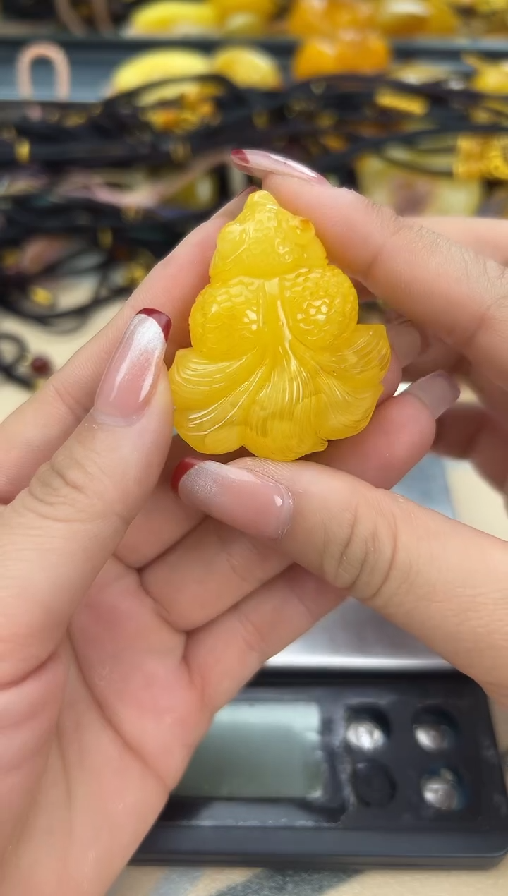 【闪购商品】琥珀裸石未镶嵌蜜蜡吊坠