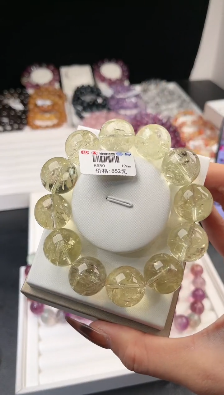 【闪购商品】水晶手链未镶嵌多样性发一竹叶青19mm