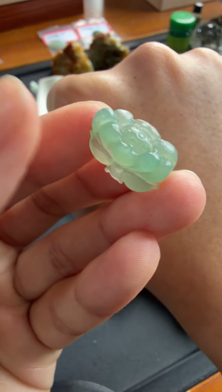 未镶嵌定制翡翠莲花