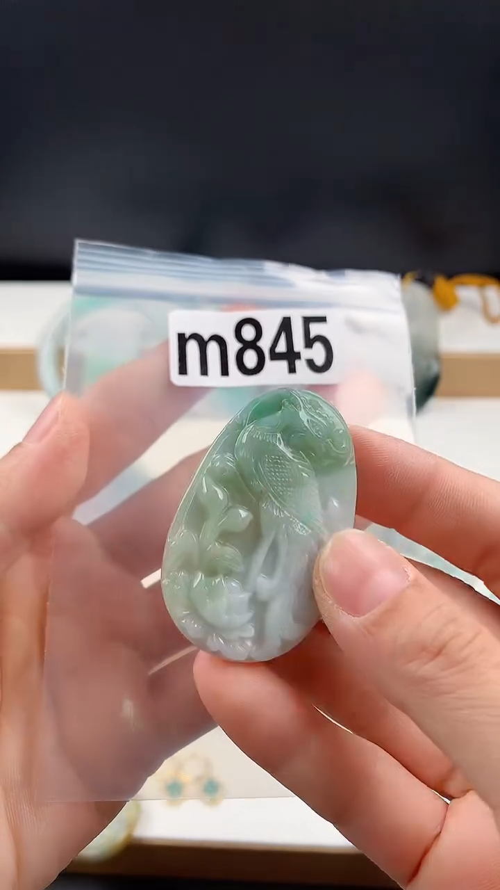 颈饰未镶嵌翡翠天然翡翠吊坠挂件