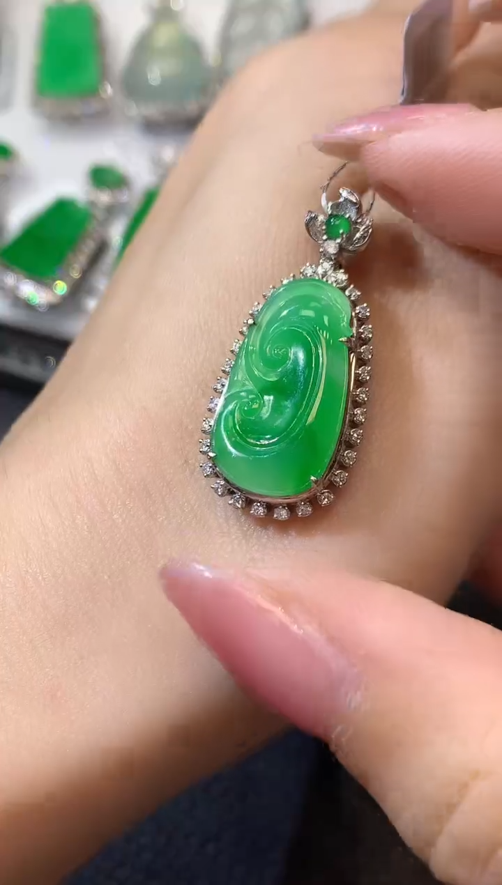 【闪购商品】翡翠吊坠(不含链)18K金镶嵌D13