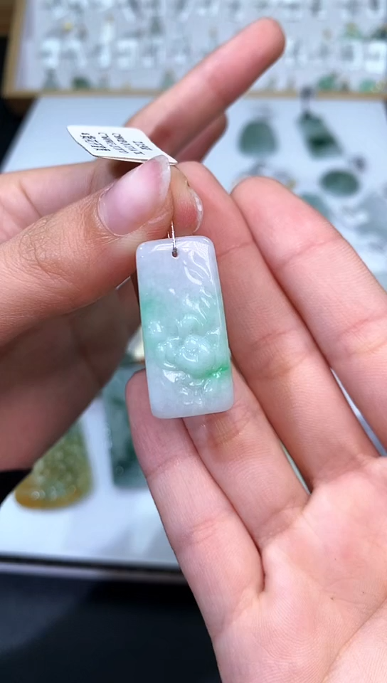 吊坠(不含链)未镶嵌翡翠16莲花牌