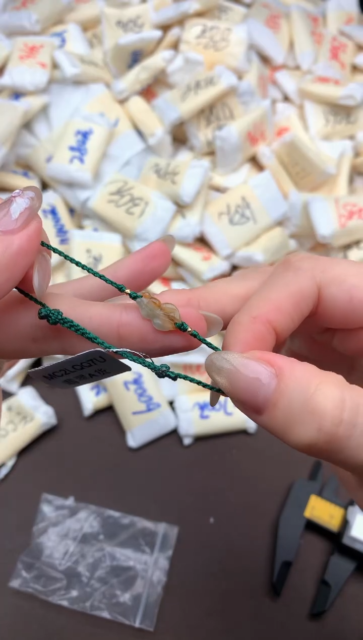 【闪购商品】翡翠手绳未镶嵌一