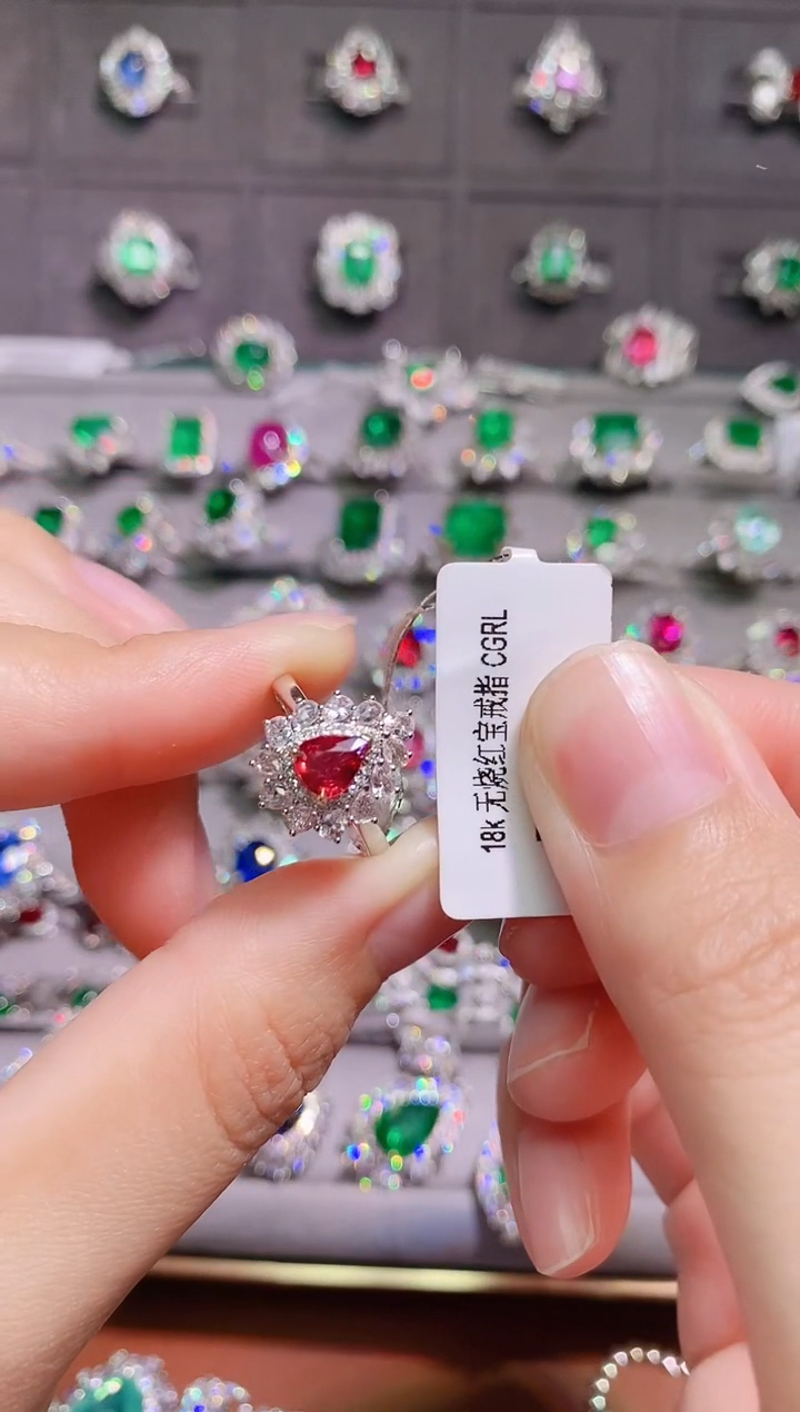 【闪购商品】18K金戒指18K金镶嵌红宝石.