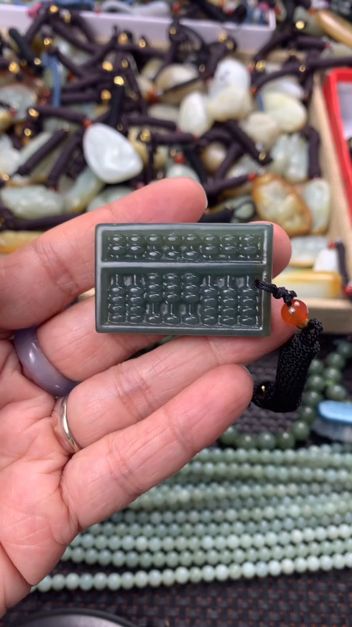 【闪购商品】和田玉颈饰未镶嵌多样性发货没有证书拍一发一有瑕