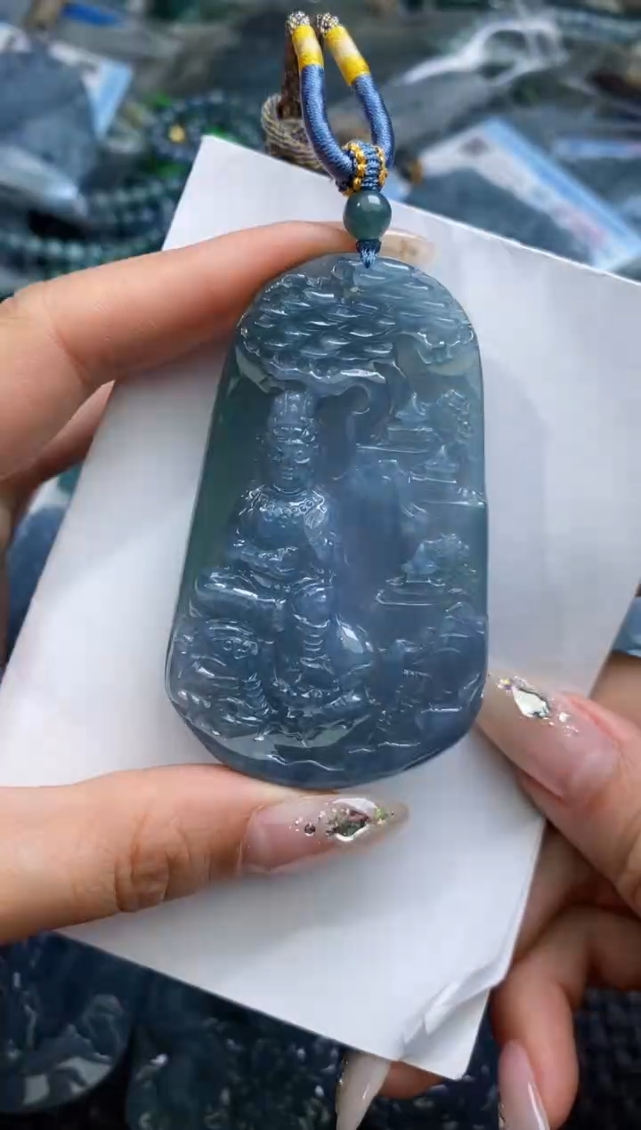 【闪购商品】翡翠颈饰未镶嵌          