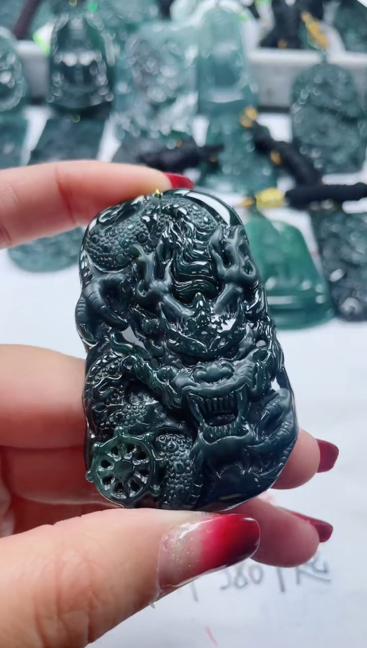 【闪购商品】翡翠颈饰未镶嵌