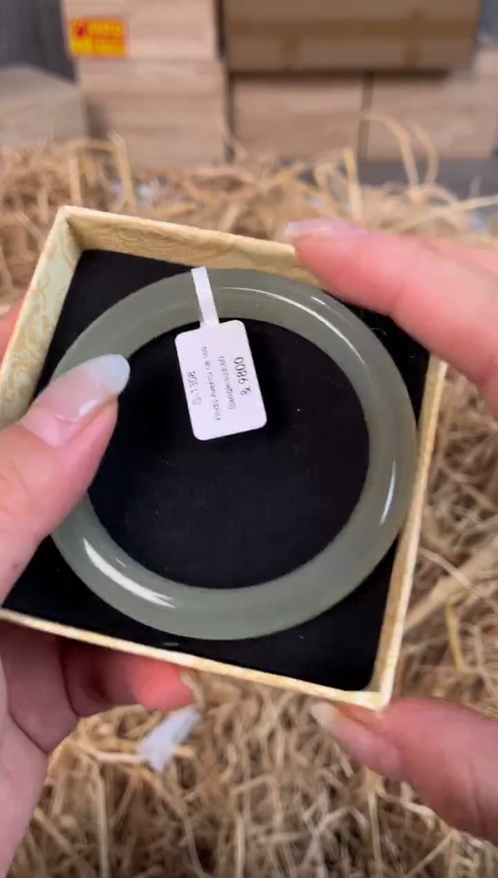 未镶嵌手镯石英质玉G-1308