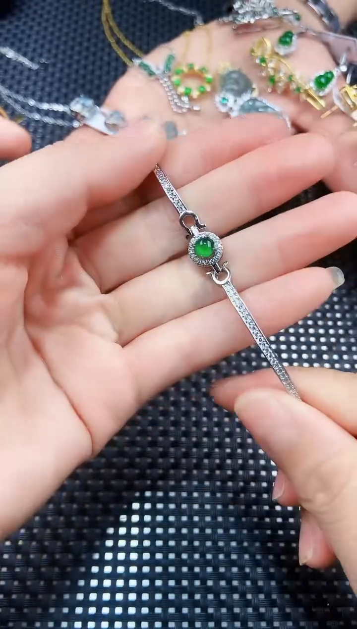【闪购商品】翡翠手链未镶嵌111111111