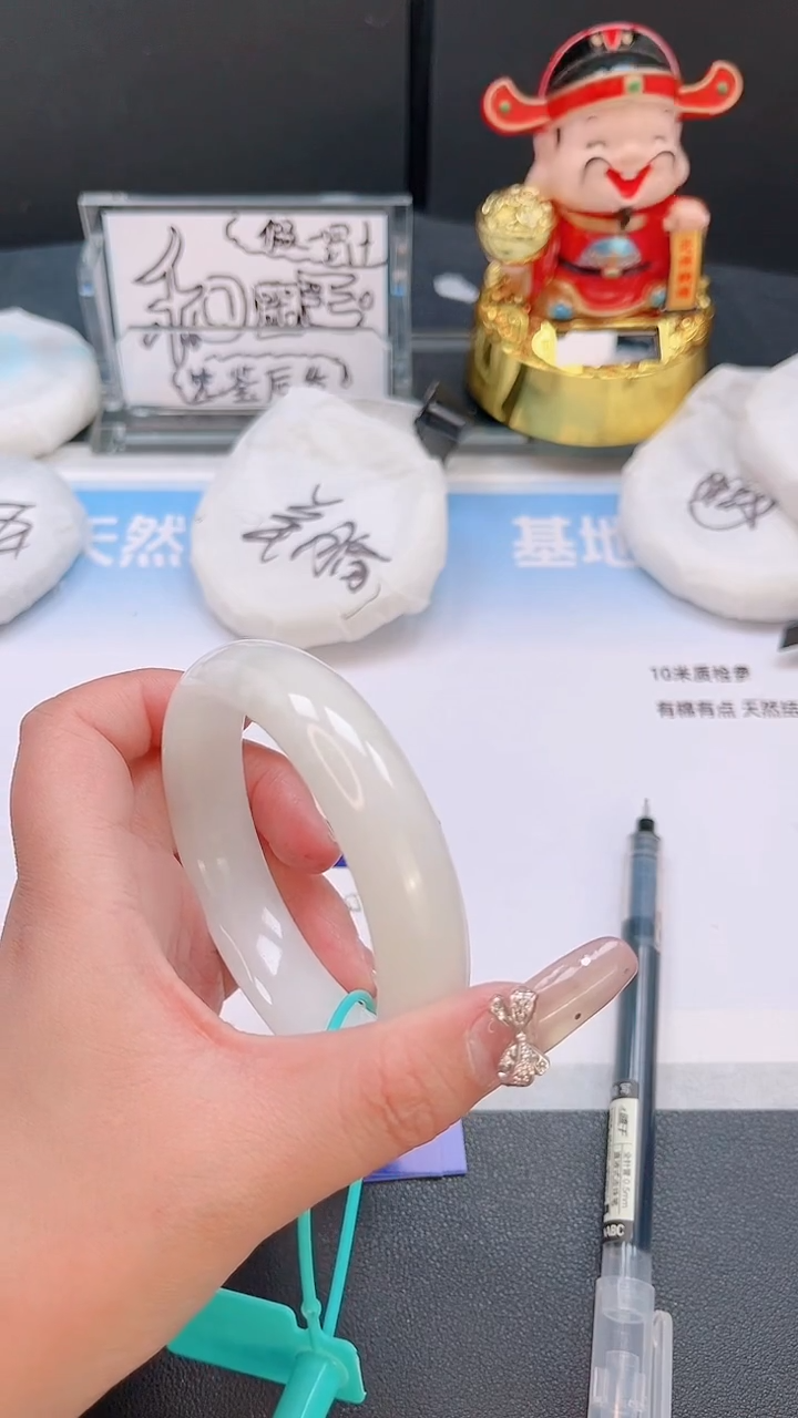 未镶嵌手镯和田玉28T105-60