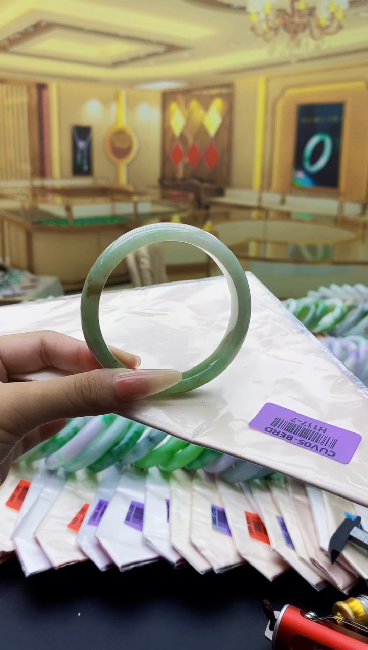 未镶嵌手镯翡翠?***己      H117-7