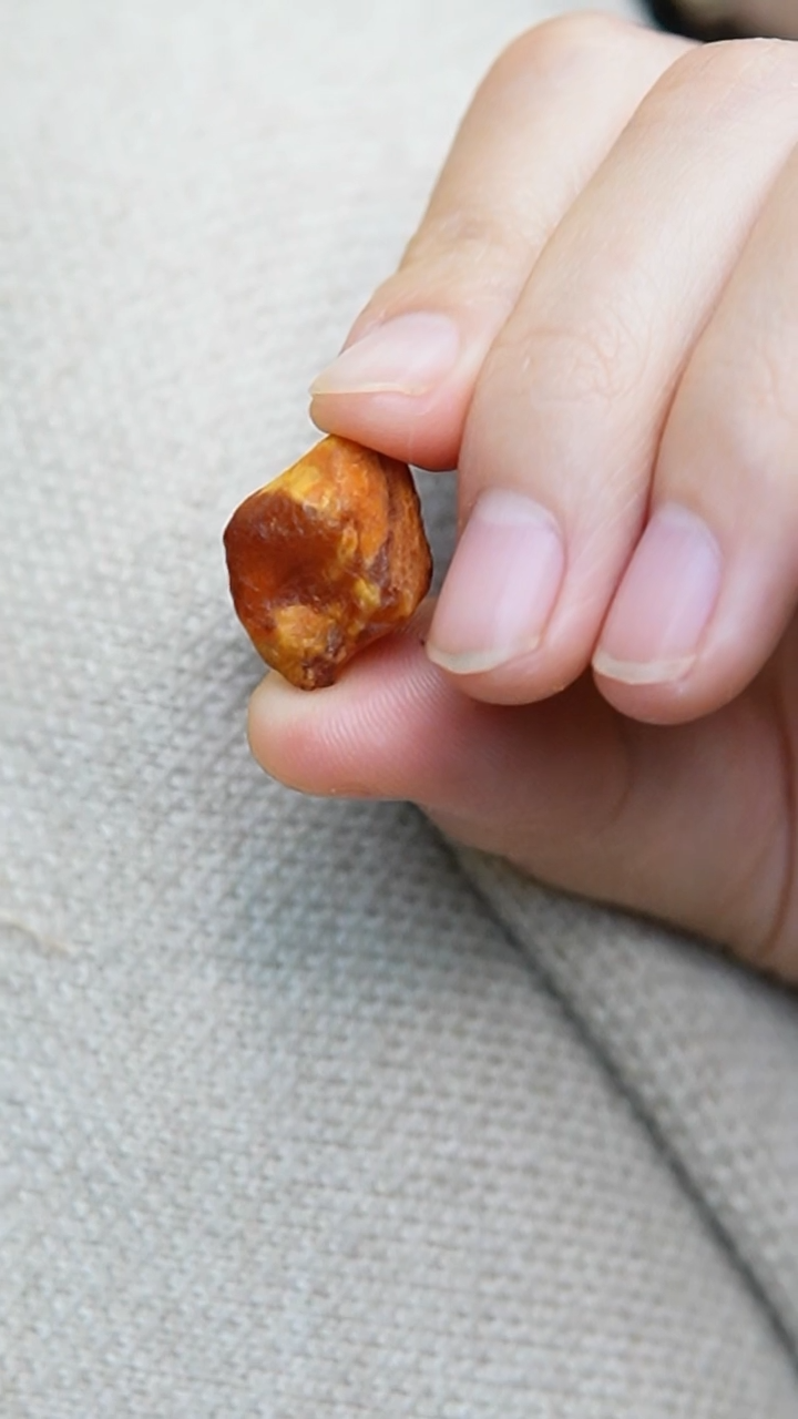 【闪购商品】琥珀裸石未镶嵌原石