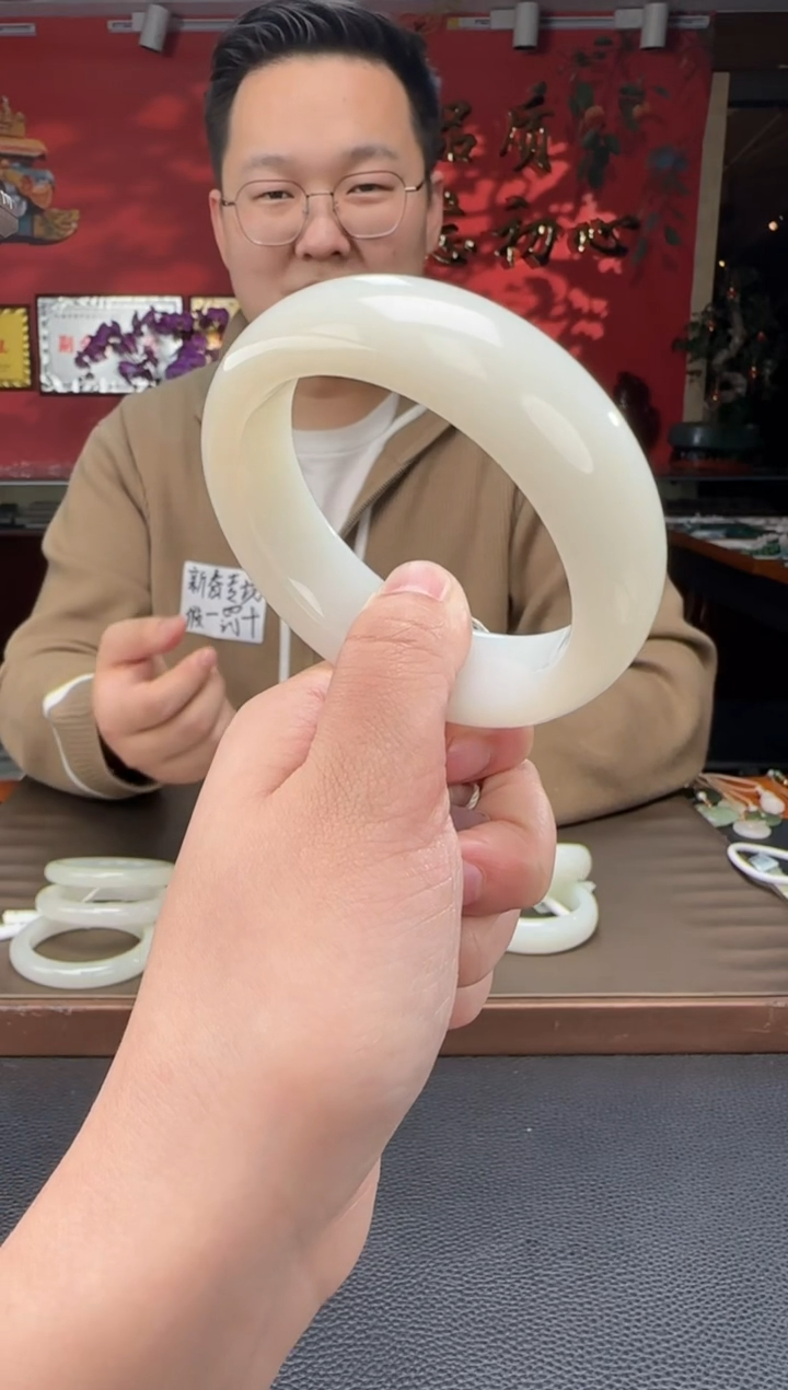 【闪购商品】和田玉.未镶嵌白玉宽版镯55-62
