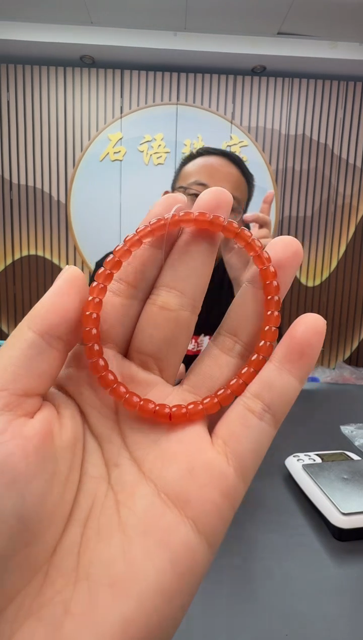 未镶嵌手串南红玛瑙024ZB1014产品一个