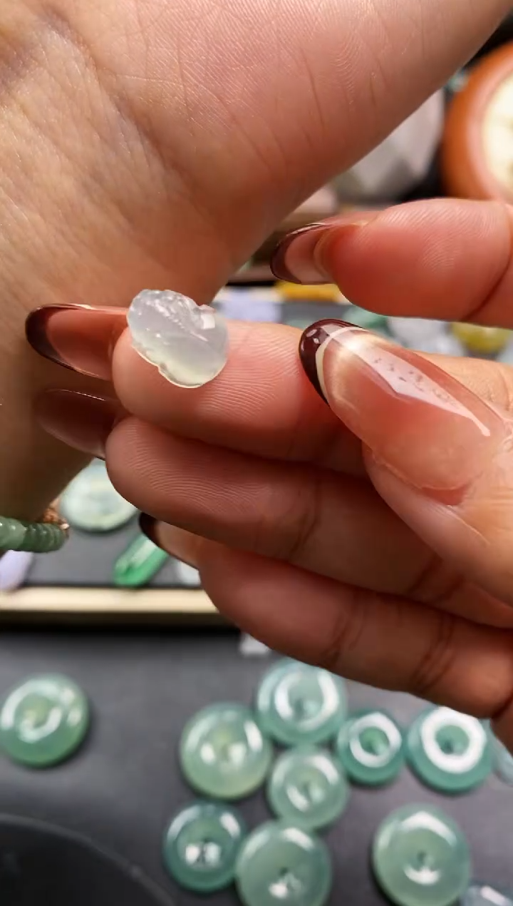 裸石翡翠假*雯貔貅 定向 假静雯