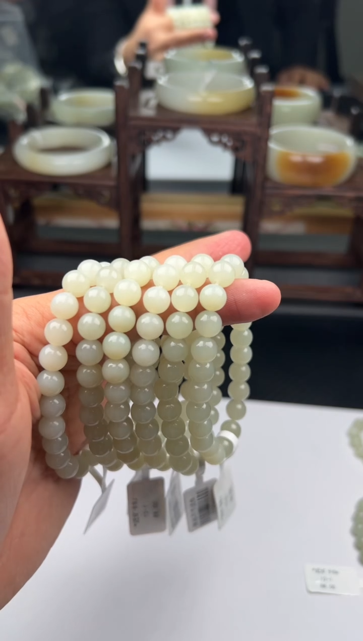 未镶嵌手串和田玉且末微色差近矿卡8多样性发货拍一发一J