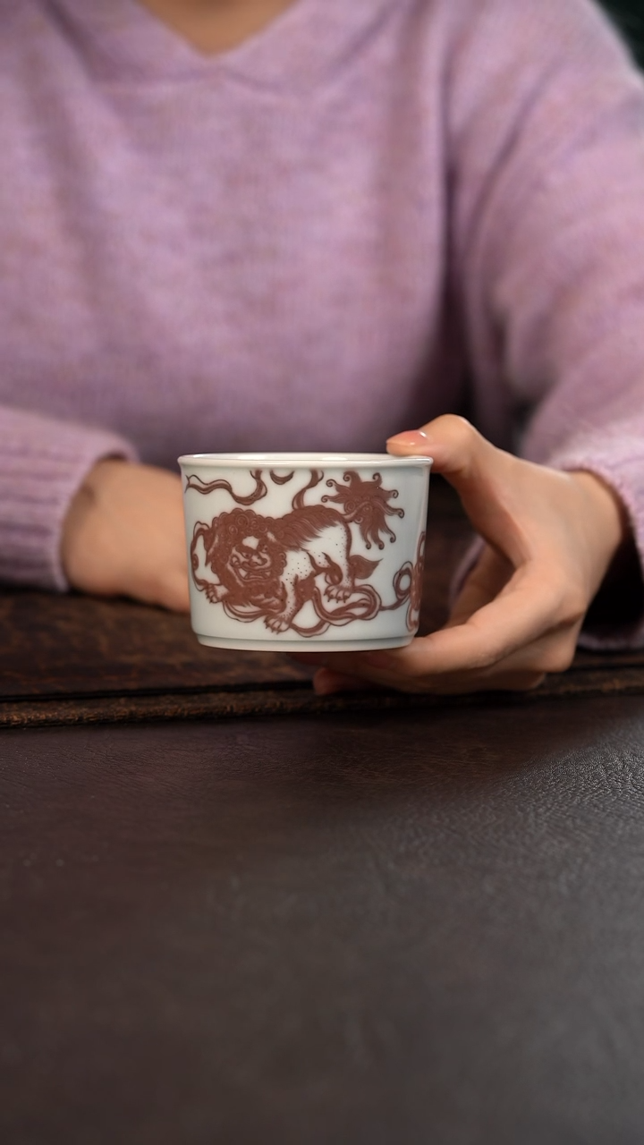 【闪购商品】杯声华堂釉里红狮子绣球大直口杯