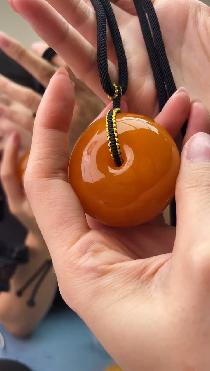 琥珀未镶嵌珠宝奇石T042微瑕假一罚十，多样性发一件