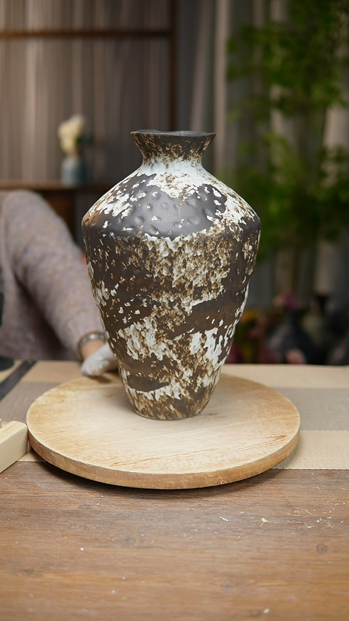 【闪购商品】陶瓷花器诧寂黑高脚