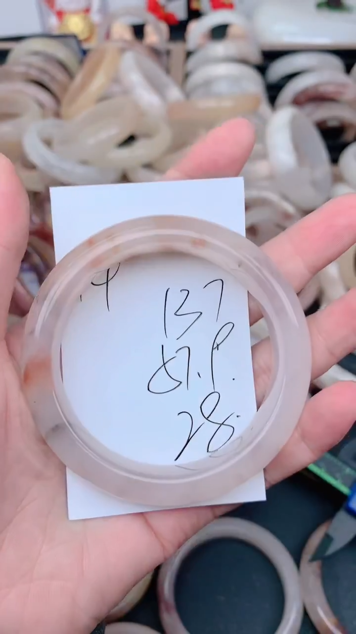 未镶嵌手镯石英质玉137