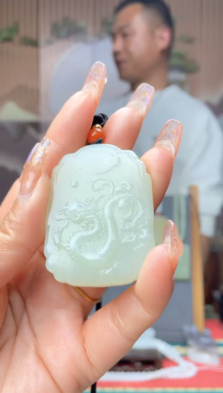 和田玉未镶嵌颈饰拍一发一